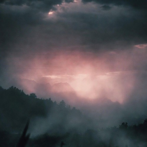 "Drifting" By-DreamStyle (An Etheral and Atmospheric Trap Beat)