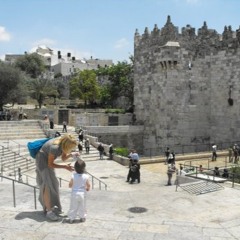 יֹשֵׁב, בְּסֵתֶר עֶלְיוֹן;    בְּצֵל שַׁ (1)