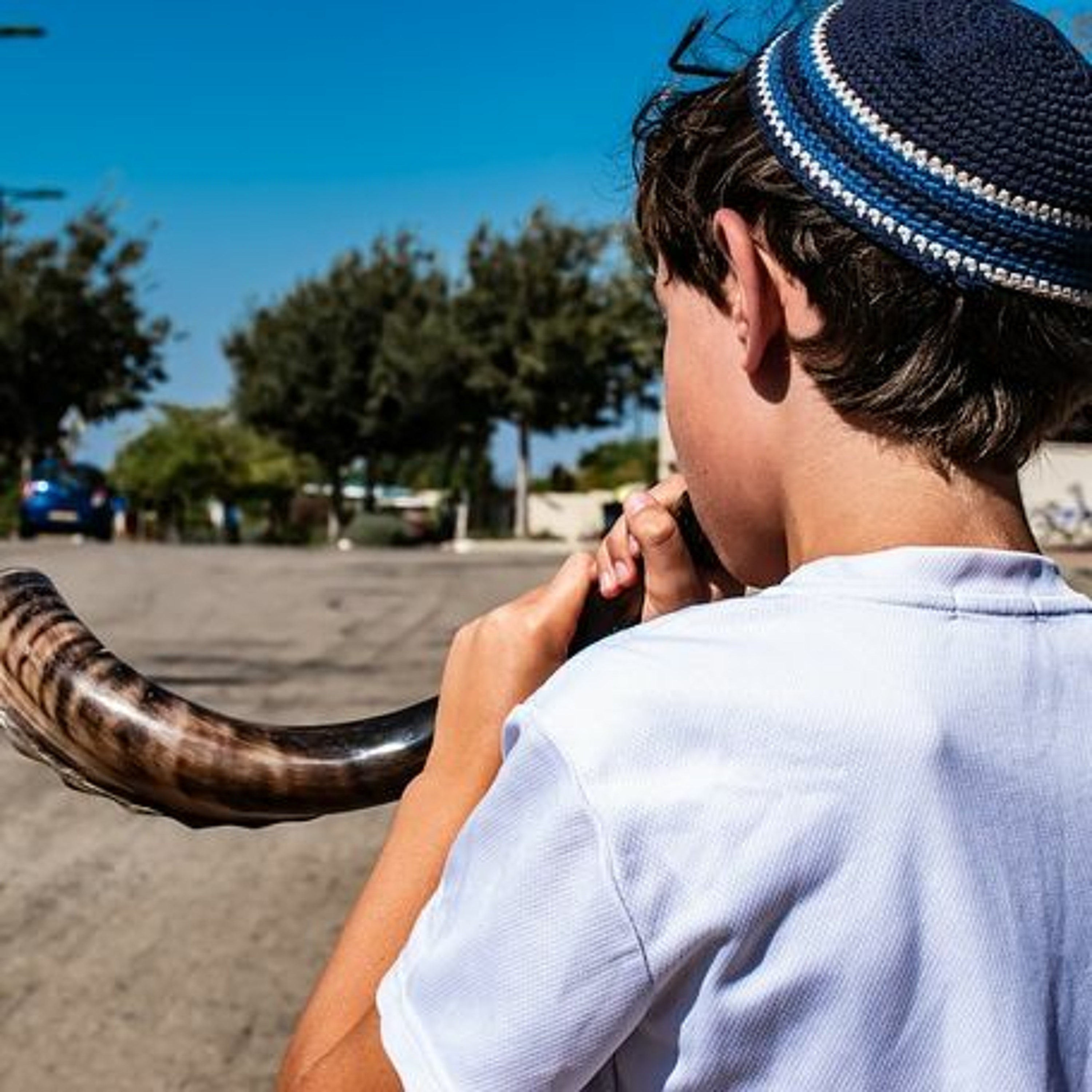 The Shofar and Prayer Tips - The Jewish Truth Bomb