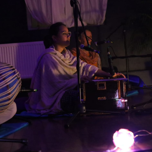 Stream Rasika & Family Mantra Lounge Hari Hari Bifale & Mahamantra