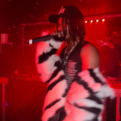 sidebypiece ft Mèröe(ic0nx.5l1mmy)