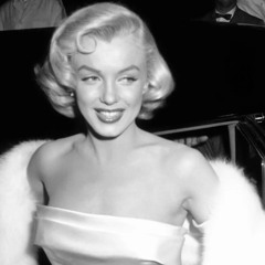 Marilyn Monroe w/runniniso