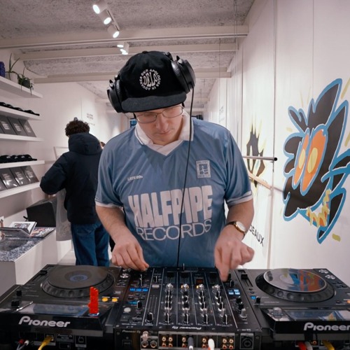 Fritjof (DJ Set) - Halfpipe Records Pop Up Store @ Element Store