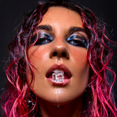 Premiere: Crybaby 'I'm So Hot'