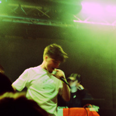 SINGING MY PRAISES (prod. smokeam)