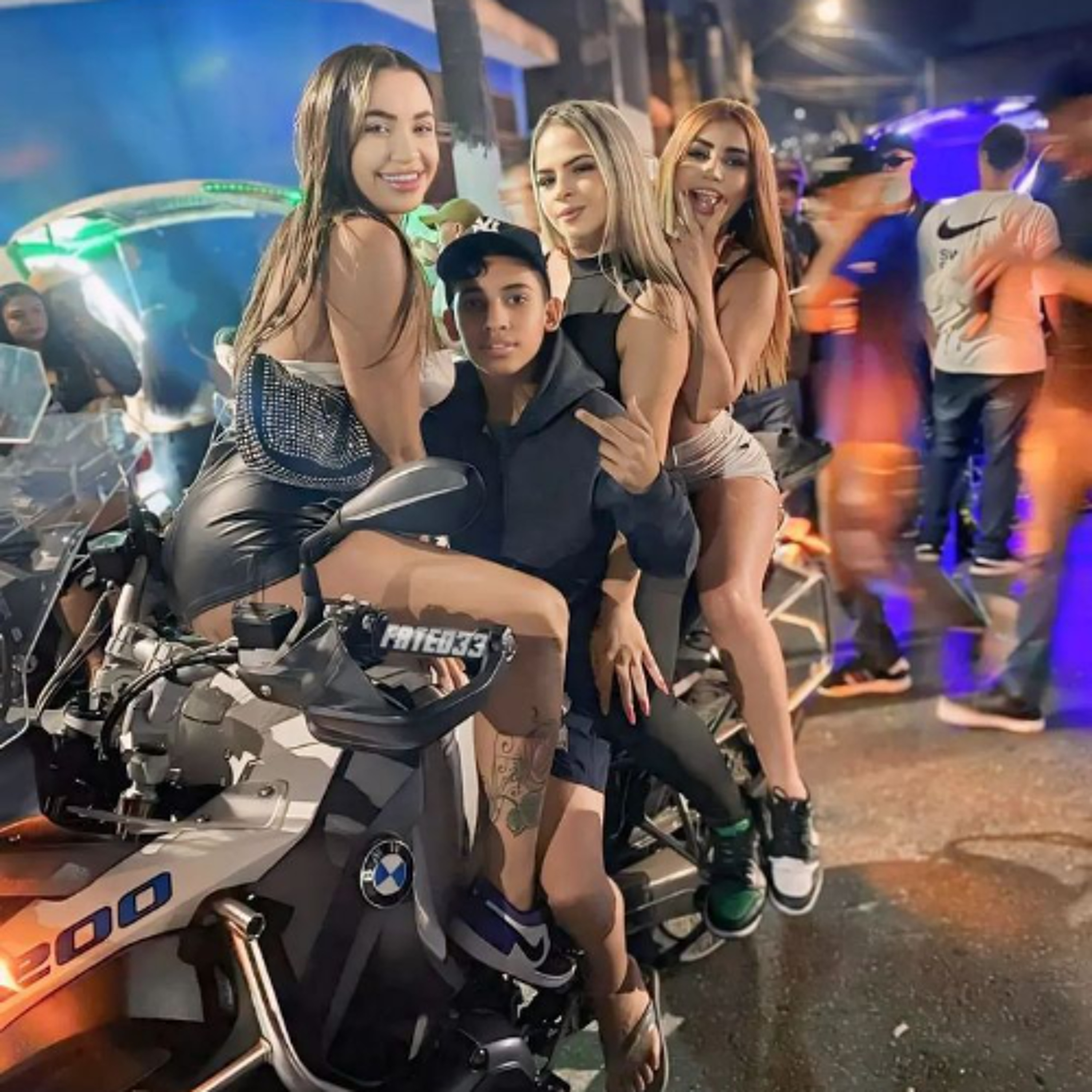 MC PRETCHAKO E MC SACI - FICA DE 4 PRA MIM ( DJS PSICO DE CAXIAS E NARIZ 22 ) FODAAAAAA episode artwork