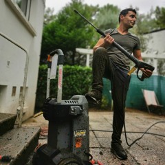 JTE SHOT - Fortnite theme (WOT - Captain Sensible revisited!) - feat. Klara Glu