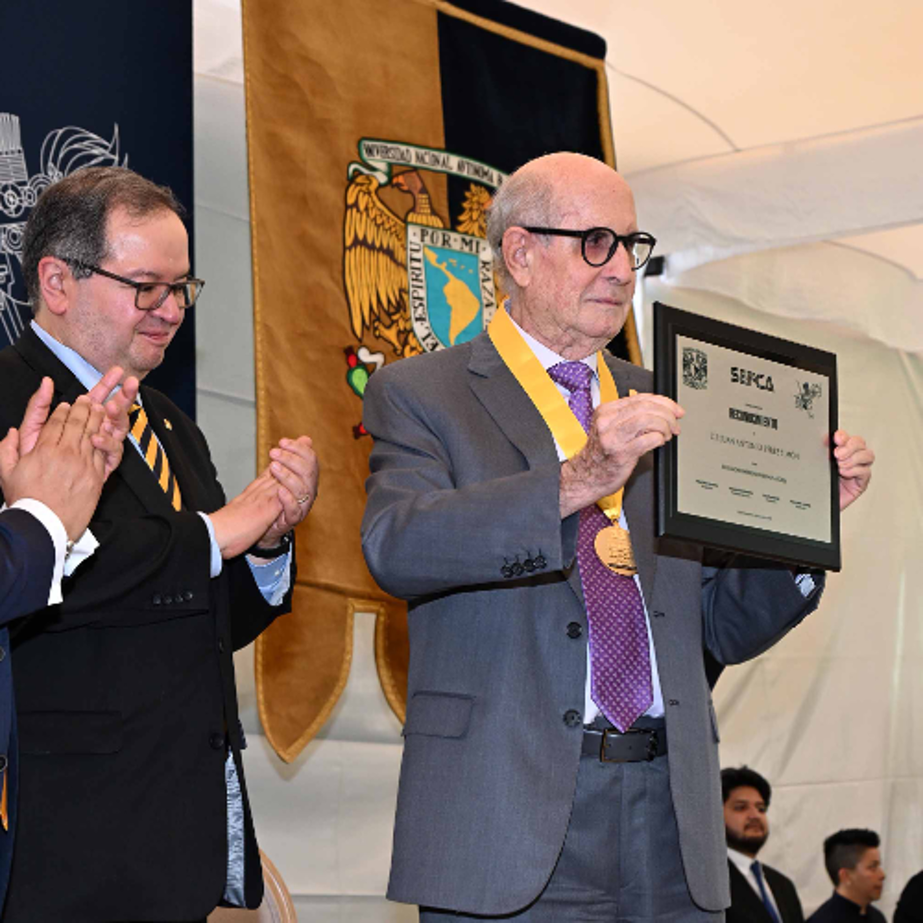 Juan Antonio Pérez Simón, un personaje extraordinario