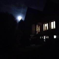 Sous La Lune