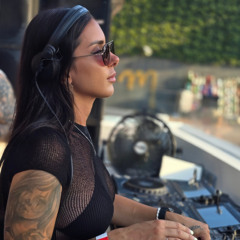 ʟᴀᴜ ᴍɪɴᴇᴢ - ᴍᴀʀɪɴᴀ ʙᴇᴀᴄʜ ᴄʟᴜʙ