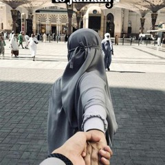 و بيننا سرٌّ أرقُّ منَٕ النّسيم إذا سرى 🌼