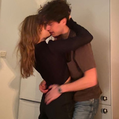 ‎⁨بيني وبينك حَاجه محدش لسَه عرفها .
