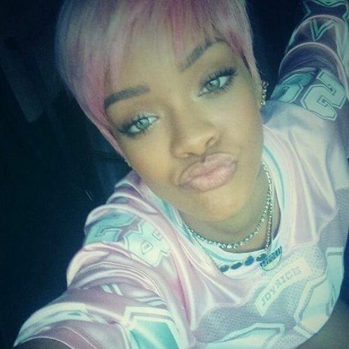 TRiPPJONES & YUNGCYBERPRINCESS - RIHANNA FREESTYLE [PROD. HI-C]