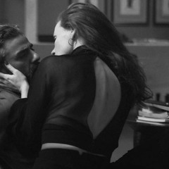 إنهم يقتلون الجِياد أليسَ كذلك ؟ أنا لا أحتمل الألم