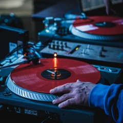 Dj Putya - You Can't Hold Me Down