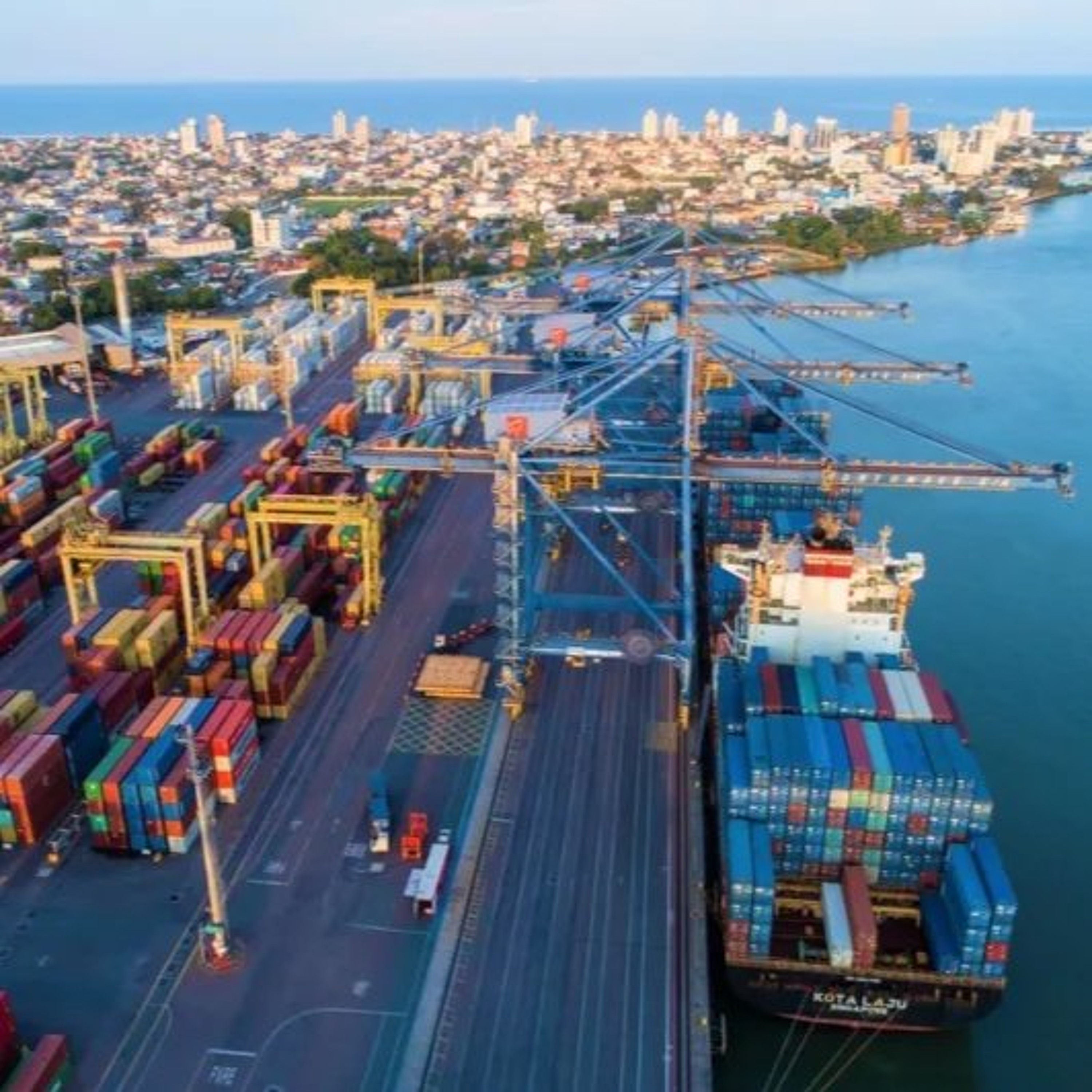 FIESC alerta para impactos do segundo tarifaço dos EUA e prevê prejuízos às exportações catarinenses episode artwork