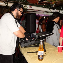 LIVE @ The Coach Room | indie sleaze night