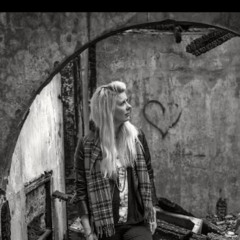 Rose Tinted Eyes -Lift me up