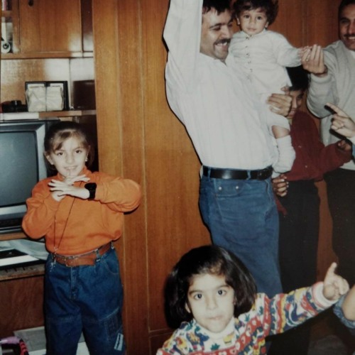 Dancing with your friends (feat. Hannah Epstien)