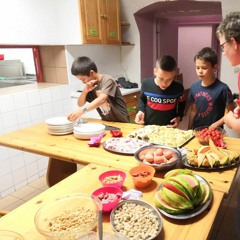 Radio Colo : interview de la cuisinière par les enfants