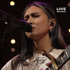 NIKI - Strong Girl (Live on KEXP)