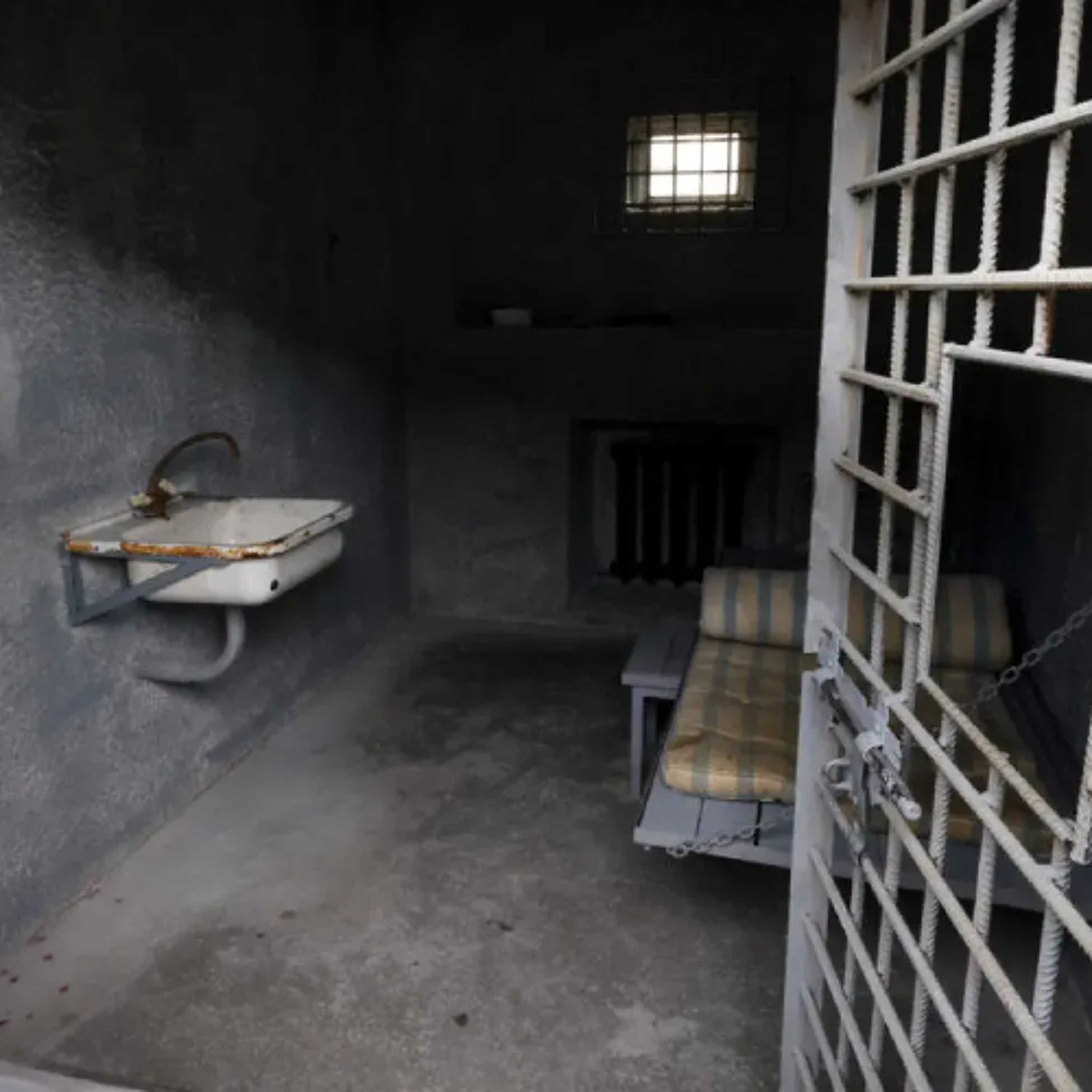 Выйсці — не значыць быць у бяспецы. Што чакае вызваленых у Беларусі і як дапамагчы?