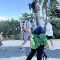 Baddie in the Caddie