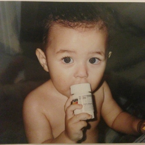 PILLS (prod. EBRIO)