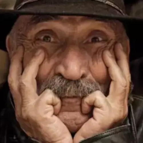 Artwork for the song Sevgi Duvarı - Tuncel Kurtis Techno Mix by dnze by dnze on Next Sound