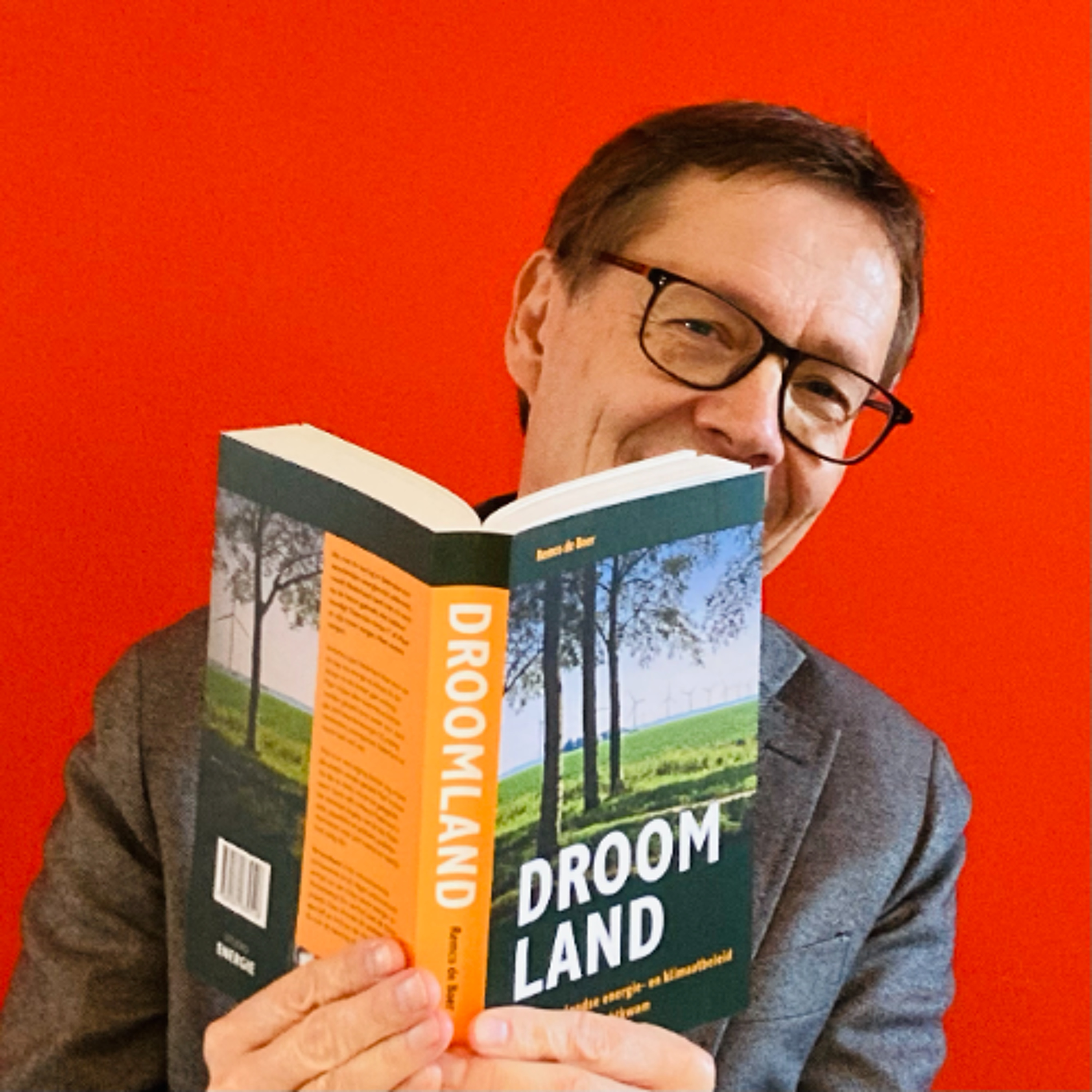Remco leest voor uit Droomland