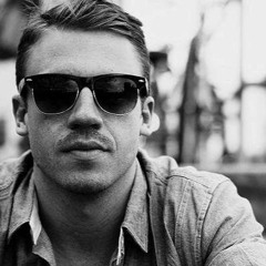 Macklemore - Can't Hold Us (re disco ver ''Can We Go Back'' Fast Mack Moon Walking Mix) back to 2012