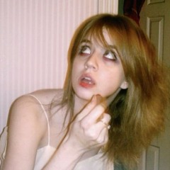 I REALLY HATE THE COLOR RED @bloodydarah