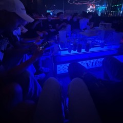 THÁI HOÀNG XỊN QUÁI VẬT NHẠC KE