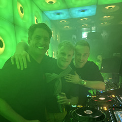 The Stuart Brothers live @ Thirty3Hz supporting Skream.wav