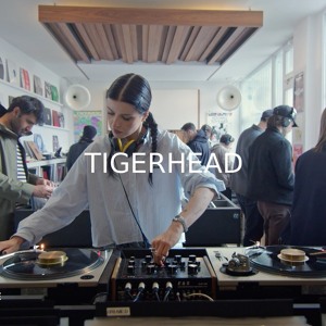 Yoyaku Instore Session with Tigerhead