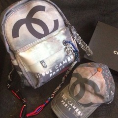 dat lie ur living FT NAASKA,AUG