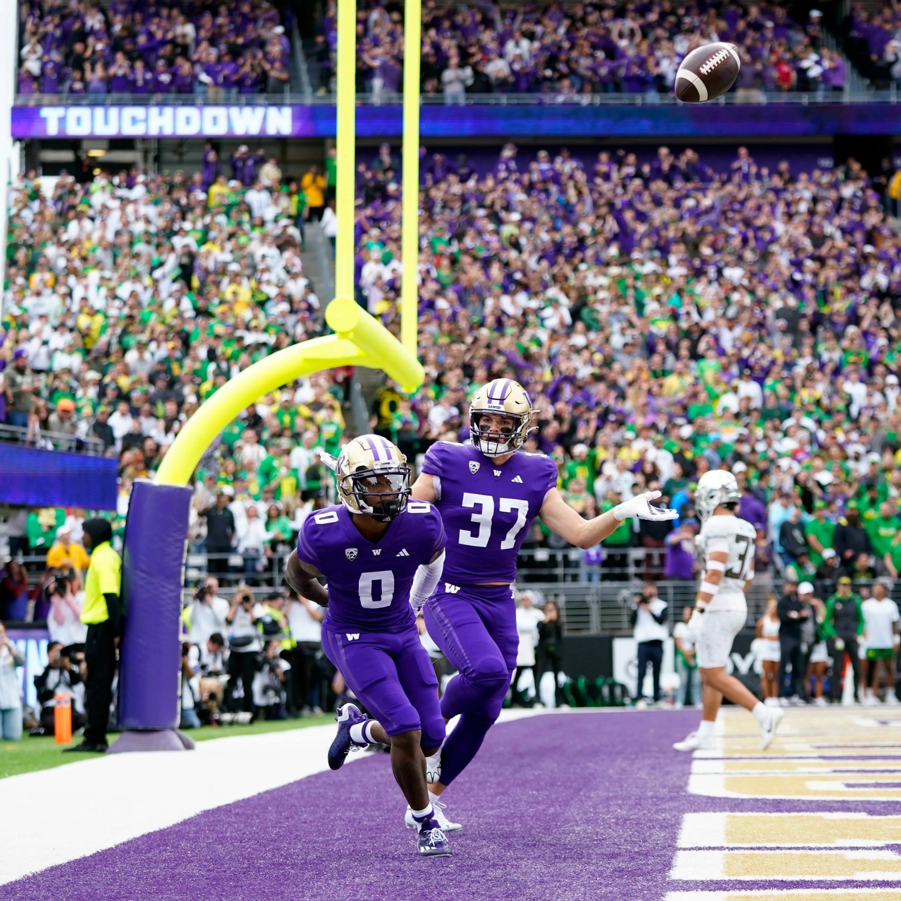 Washington, leader de la PAC-12 + Caleb Williams éteint à Notre Dame... Le Debrief de la Week 7 ! episode artwork
