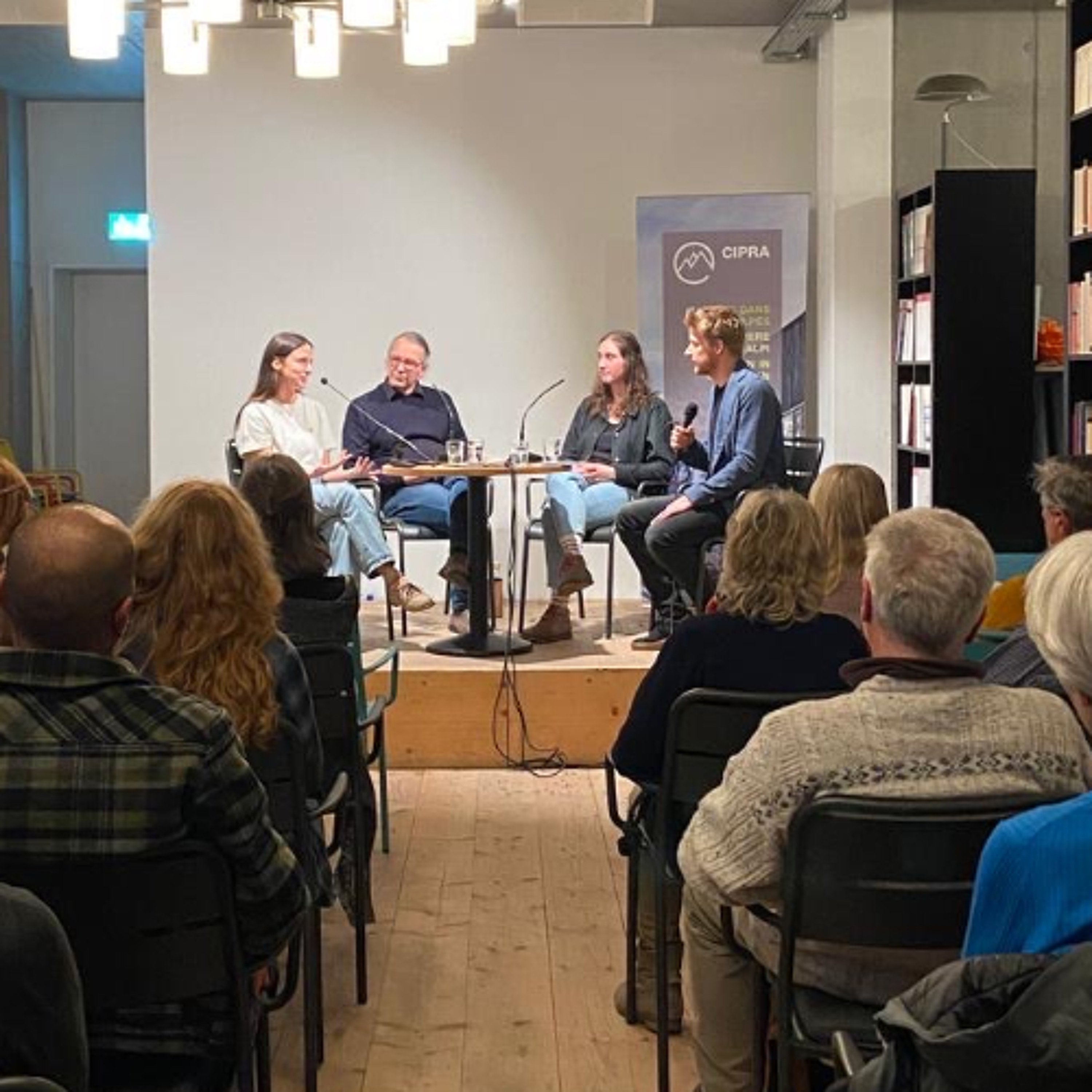 #98 (de) Podiumsgespräch zu 25 Jahren Via Alpina