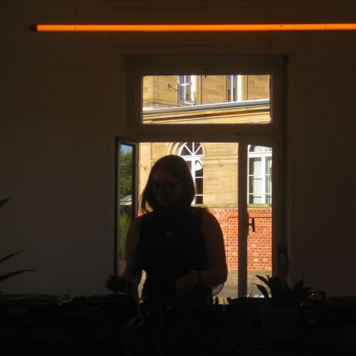 technoa plays progressive house