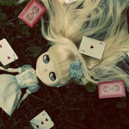 in the queens court with alice sippin matcha