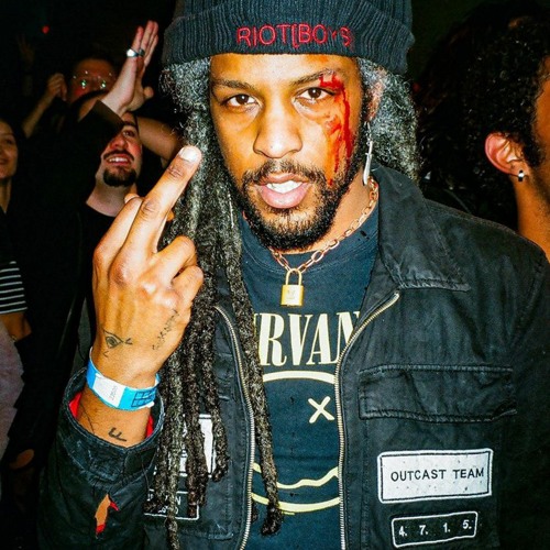 Sneakin In (BONUS TRACK)