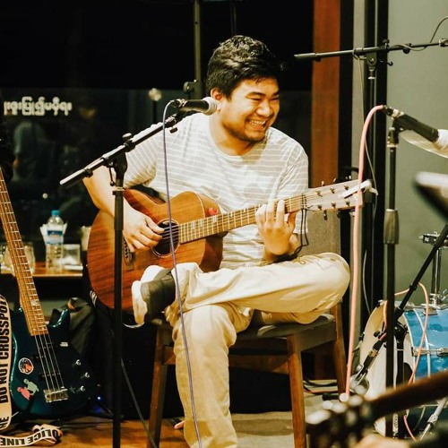 စိမ်းညို့ပြာရီ (Ft. Ah Lynn)