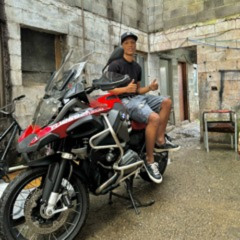 yuri redicopa x poison (@lev1sk8)