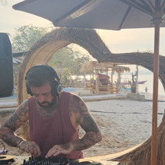 Minimal 03.25 UBUD INDONESIA