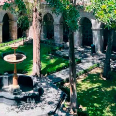 Recorrdio por el claustro de la UNSA