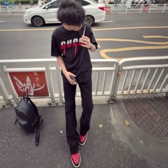 光年之外/Bên ngoài những năm ánh sáng - 泽亦龙 (DJ版)