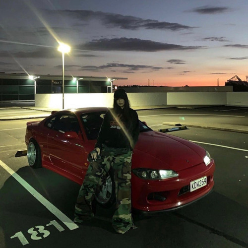 yvngxchris - fooling around remix (shorty keep asking me like chris what you doing just sitting)