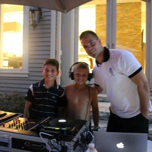 Cool People Listen To House