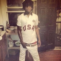 пинаю чифкифа в кроссовках от баленсиага