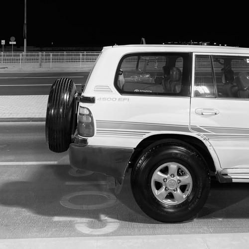 فيه غيرك من يحبوني كثير ، تحسبن القلب في حبك اسير :)